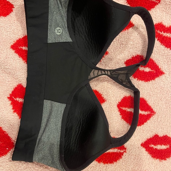 lululemon sports bra - Picture 3 of 3